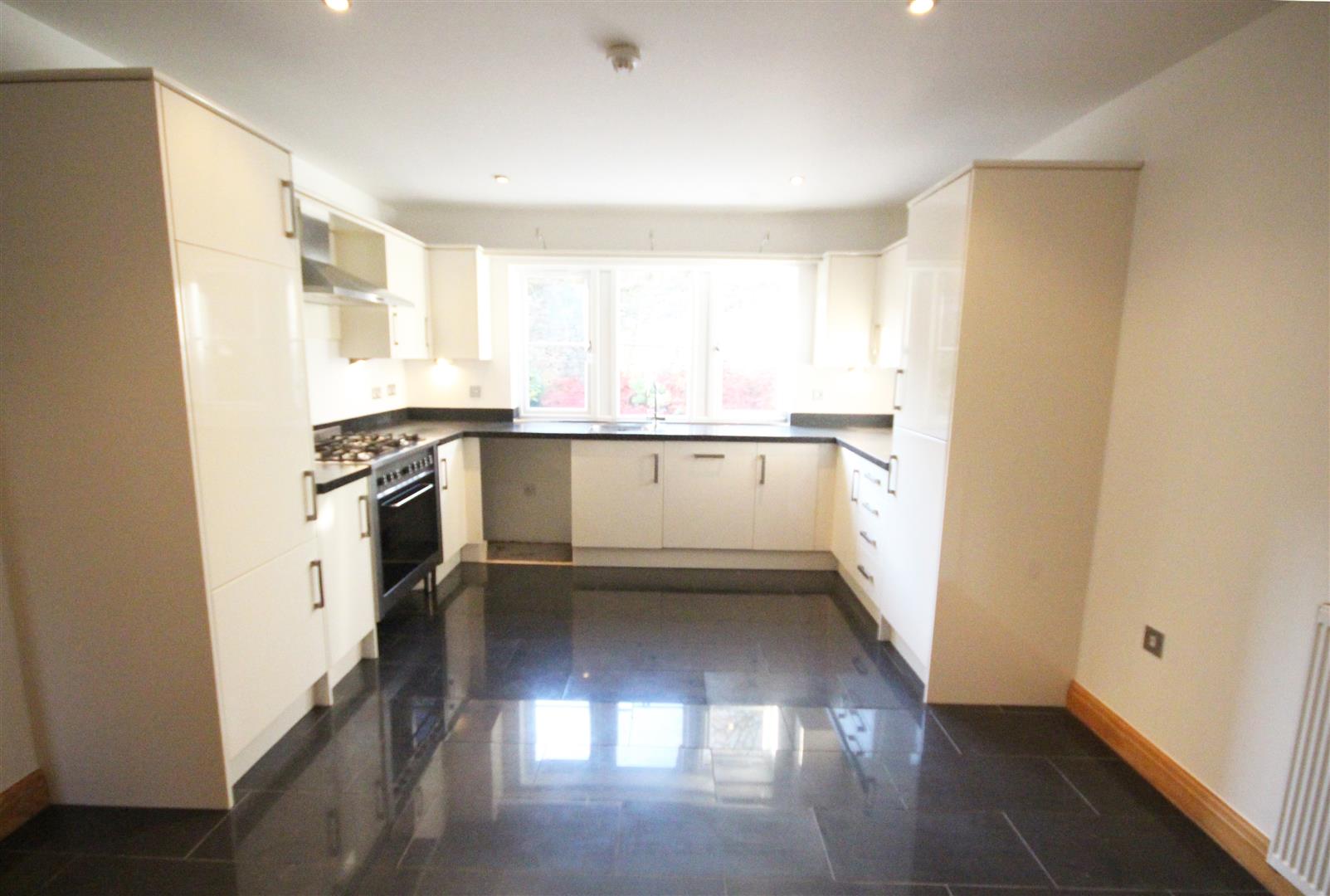 2 bedroom apartment For Sale in Foulridge, Colne - IMG_0279.jpg